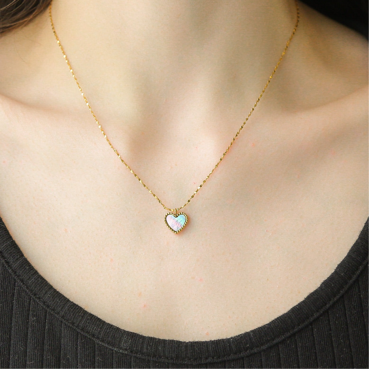 Heart Land GRAY Necklace Gold Plated Grey Shell Pendant Stainless Steel Heart Love Shape Necklace