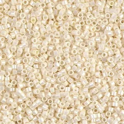 Cream Ceylon 11/0 delica beads || DB0203