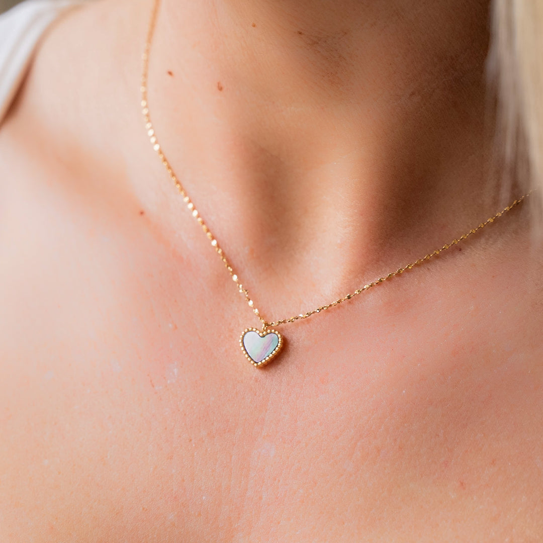 Heart Land GRAY Necklace Gold Plated Grey Shell Pendant Stainless Steel Heart Love Shape Necklace