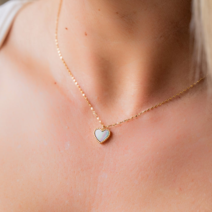 Heart Land GRAY Necklace Gold Plated Grey Shell Pendant Stainless Steel Heart Love Shape Necklace