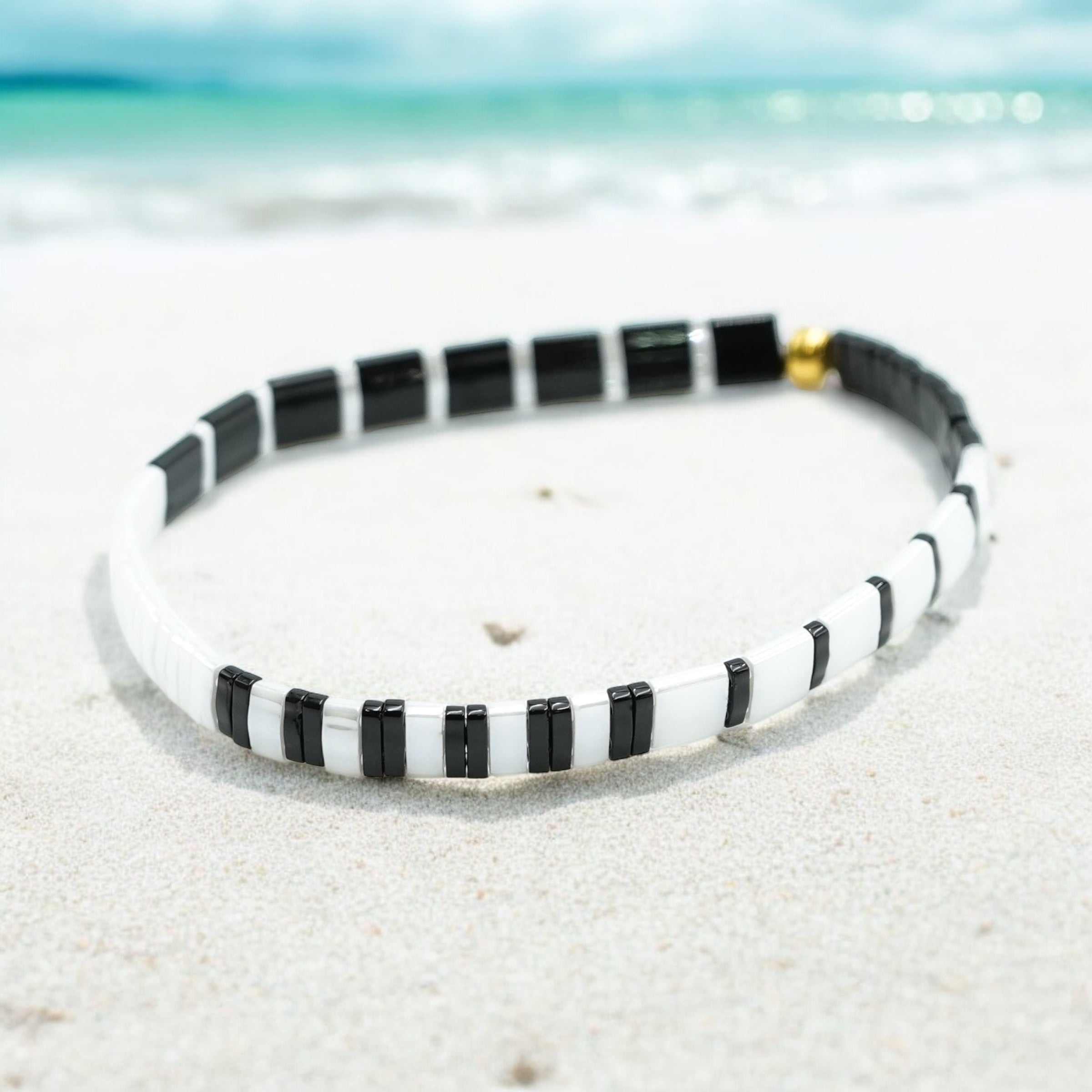T*T様 MOTOイーグルブレスレット Mack & Rex Tila Bead Bracelet - Miyuki Glass Tila Beads On Crystal
