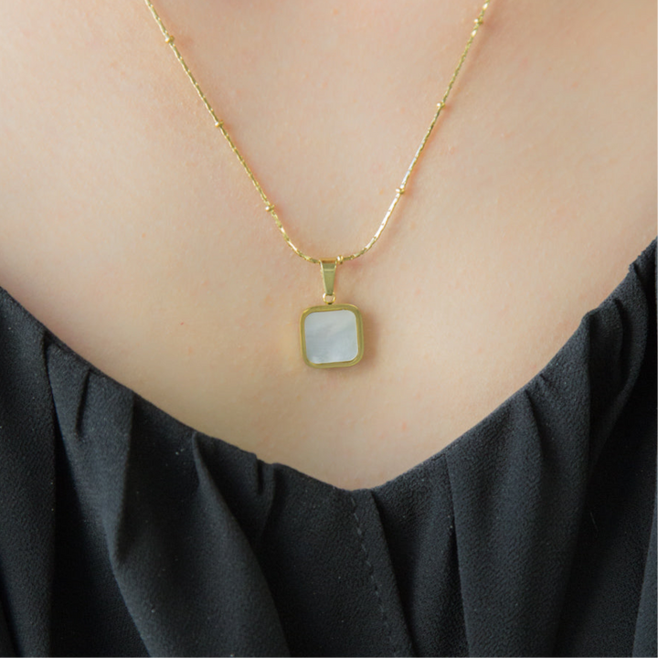 ADELE - 18k Gold Shell Pendant Necklace