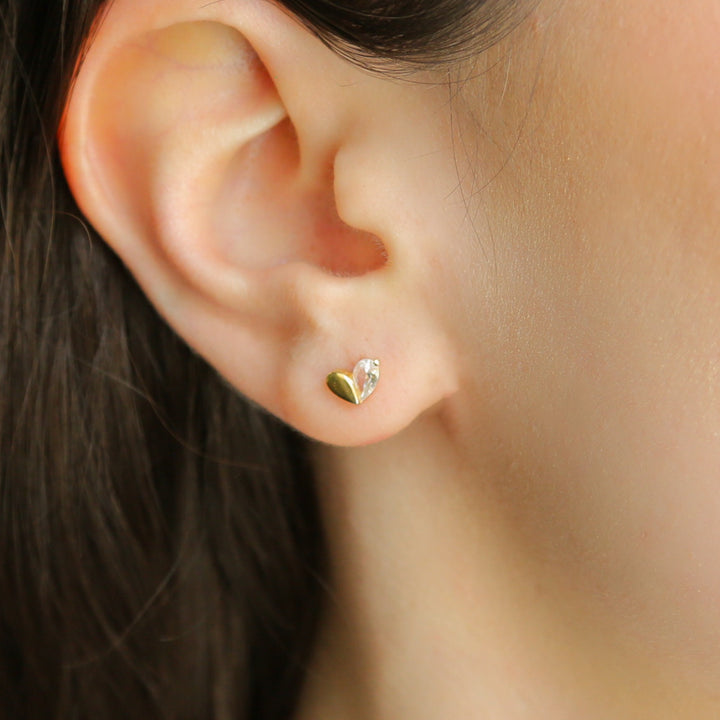 PROMISE - 18K Gold Stud Heart Earrings