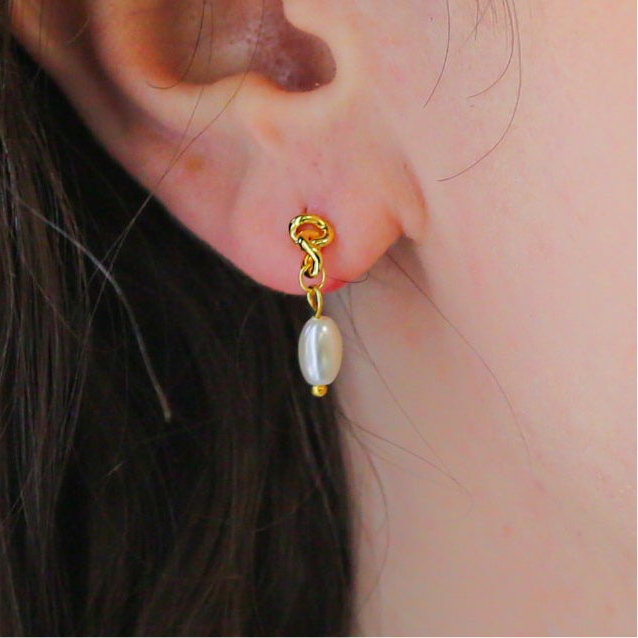 BAROQUE- Freshwater Pearl & Gold Dangle Earrings