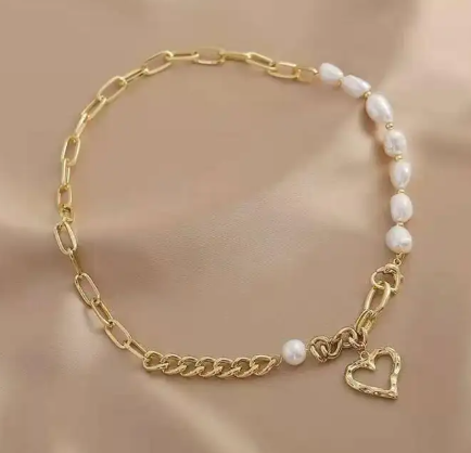 FAMOUS - Gold Plated Heart & Pearl Necklace