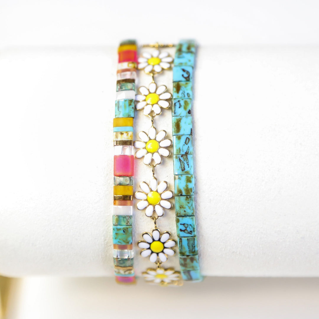 DAINTY DAISY - Flower Chain Accent Bracelet - Adjustable