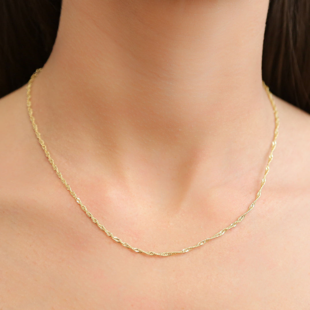 TANGLED - Gold Dainty Twisted Chain