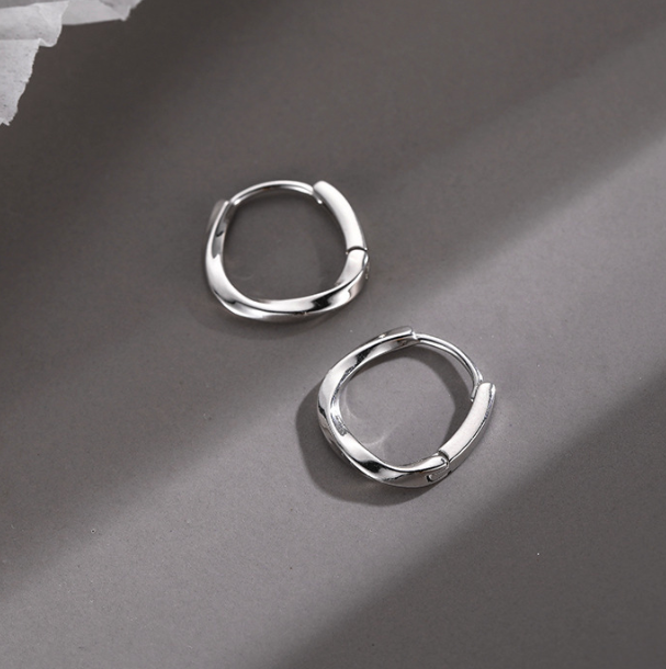 BRILLIANT- Sterling Silver Twist Hoop Earrings
