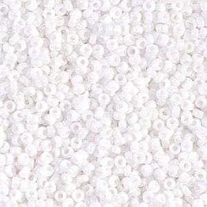 White 15/0 seed beads || RR15-0402 - Mack & Rex